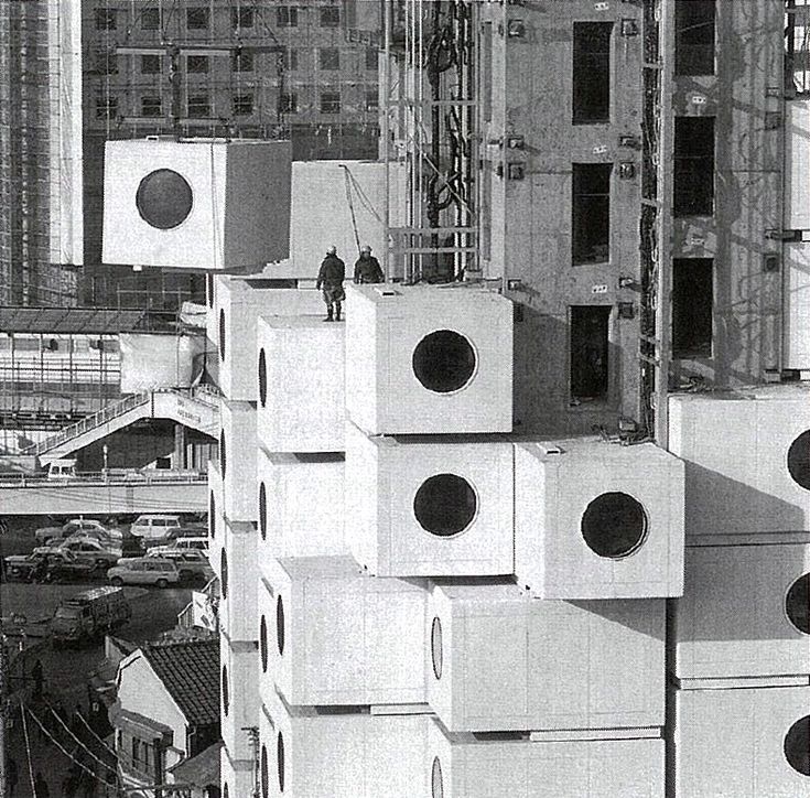 Image of the Nakagin Capsule Tower in Construction inn 1972